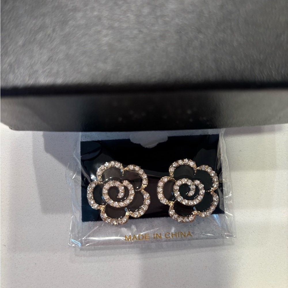 Elegant Silver Flower Earrings